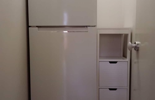 Collingwood Park Villa | All comfort single bedroom in villa, morning coffee, relax, go shopping in Malls