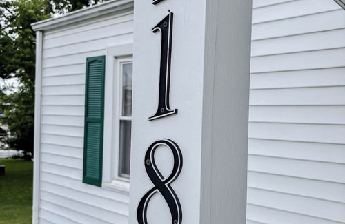 Georgetown Cottage | Cottage In Downtown Georgetown Within Walking Distance Of Shops and Restaurants