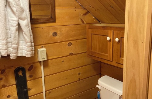 Moscow Other | Charming and convenient, private unit in original farmhouse in Waterbury Center.