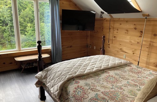 Moscow Other | Charming and convenient, private unit in original farmhouse in Waterbury Center.