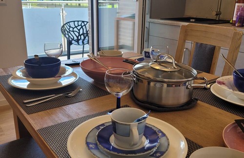 Bad Zwischenahn Apartment | Central & modern: ComfortPlus apartment with parking & balcony
