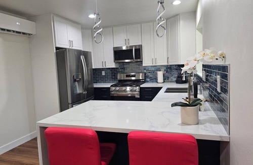 Southwest Anaheim Apartment | New Luxury apartment with AC/Free parking