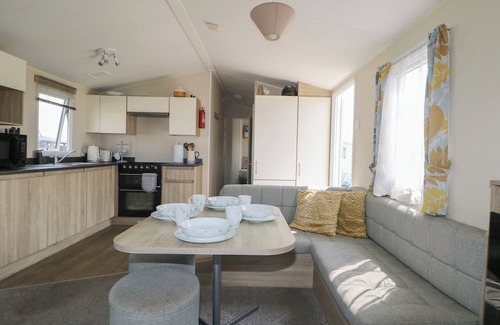 Pevensey Cottage | TOWER VIEW NUMBER 34, family friendly, with pool in Pevensey Bay