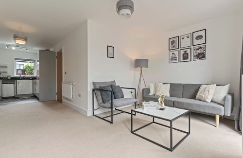 The Westside House | Windrush Grove Retreat in Birmingham