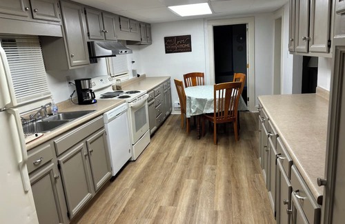Altoona House | Walking distance to the Penn State Altoona Campus! Spacious 6-bedroom house!