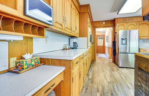 Thomasville House | 2 Mi to Main St Thomasville: Family Home w/Games
