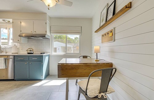 Clintonville House | 3 Mi to Ohio State: Updated Home w/Yard!