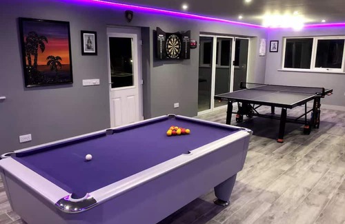 Lydiard Millicent Apartment | Open Plan Studio Apartment with Fantastic Games Room