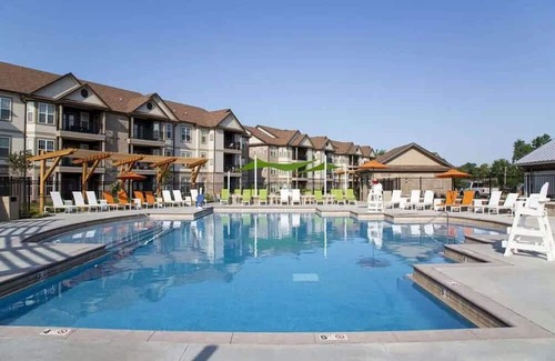 Middletown Apartment | Boulevard Stays Stylish 1BR Secure Parking, Pool & Gym