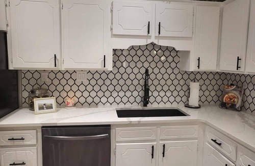 Omaha House | Charming 3-bedroom house in lovely Omaha. For Families, backyard, and parking.