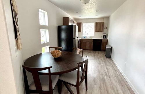 Umatilla House | New Townhouse Near Highway