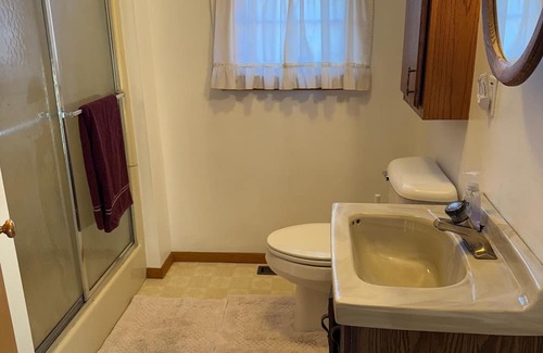 Lovell Other | Farmhouse with a pool, hot tub and parking. Between Cody and the Big Horn Mts