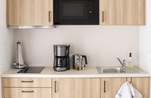 Eversten House | Drielake- Modern, fully furnished boarding apartment in a central location.