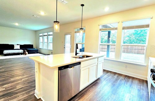 Justin House | Welcome to the Preserve! A charming custom build 3-bedroom house with amenities