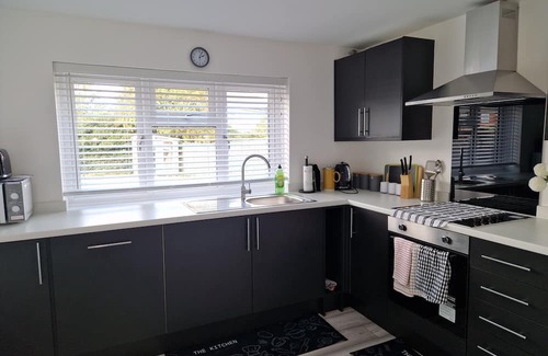 Swindon House | Roomy homes with big garden near Designer Outlet