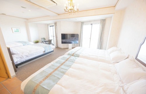 Sanmu Hotel | Breakfast included Accommodates up to 8 people /Sanmu Chiba