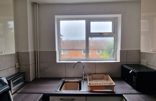 Leicester House | Detached 3 Bedroom House in Leicester with Private Parking & Garden