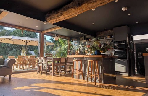 Cranbrook House | Artist's Hawkhurst Home with Pool and Sauna