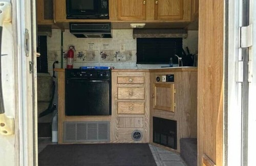 Crescent House | RV Glamping in Crescent Lake!