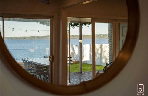 Central Coast House | Lakeside Lodge Toukley: A 3-Bedroom Home with Stunning Water Views