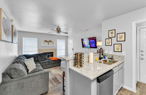 Glenn Heights House | Lovely 3-bedroom townhome with AC in Glenn Heights