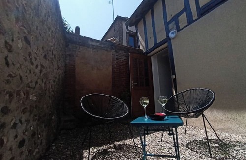 Breteuil-sur-Iton House | Cottage in town center, ideal for a business trip or vacation