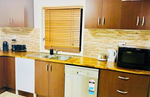 Weston House | Hunter Valley Escape 4BR 2 Bath Work & Leisure