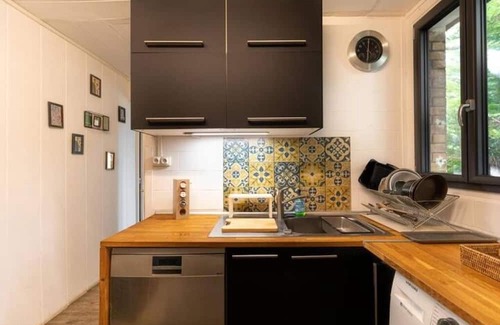 Adamville House | Gaia House, Urban Oasis, RER A, Paris in 20min