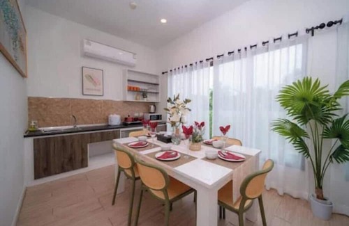 Ko Kaeo Villa | Phuket Island yona sea bar, Royal Marina Beach, 4 bedrooms