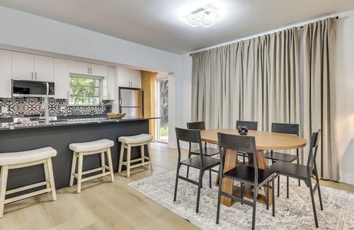 Coral Springs House | Walk to City Center: Modern Coral Springs Getaway