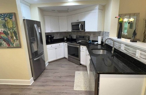 Independence Square Apartment | Splash Harbour Waterfront Condo, Harbourside #6617