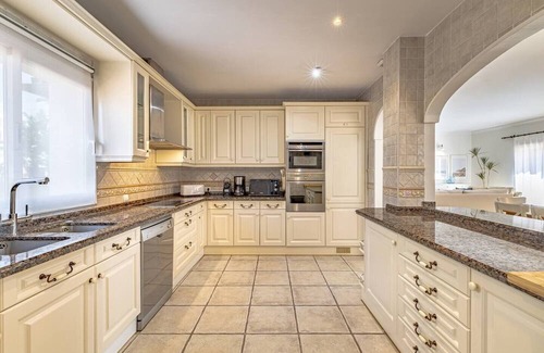 Artola Villa | Luxury villa, jacuzzi, pool. 4 min walk to beach