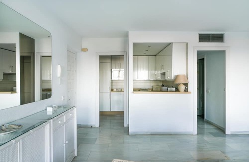 Mijas Apartment | Central Mijas Pueblo with pool & beautiful seaviews