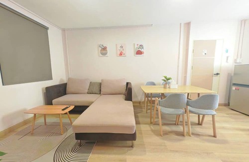 Pom Prap Apartment | 57 Hidden House BKK Chinatown