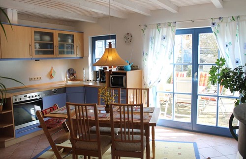 Krakvitz House | Holiday Home 'Märchengarten Fischer Un Sin Fru' with Private Terrace, Private Garden and Wi-Fi