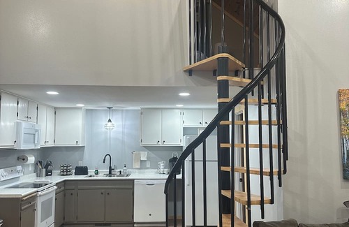 Thief River Falls Apartment | Lovely 2-bedroom apartment with AC in Thief River Falls overlooking the river.
