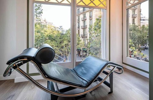 Eixample Apartment | 4-bedroom apartment in fantastic Barcelona with AC