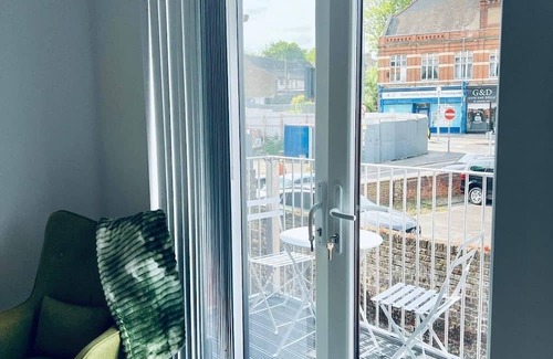Wainscot Apartment | Luxury Town Centre Flats Strood, Rochester
