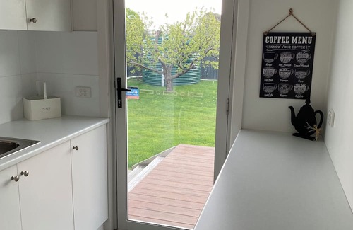 East Devonport House | Rosevilla Heritage Home in East Devonport with private parking and free WiFi