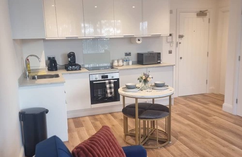 Gravesend Apartment | Luxuriously Cosy 1 Bed Flat