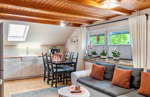 Dornum House | Holiday Home 'Deichperle Anton' with Shared Terrace and Wi-Fi