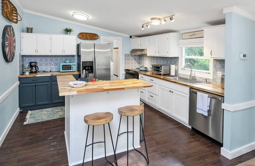 White Oak House | Modern and Peaceful- 3 bedroom Winnsboro Great North Lakehouse