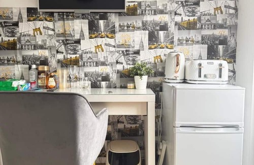 North End Apartment | Erith cosy retreat home