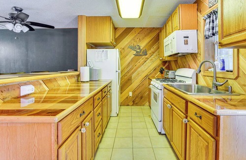 Branford House | Suwannee River Retreat: Pet Friendly, Private Dock