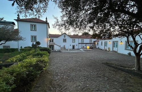 Facha House | XVII-Century Portuguese Country Estate for retreat, celebration or farm stay