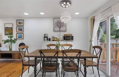 Highline House | Marvelous 4-bedroom house with fitness room in Seattle