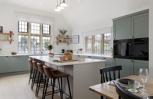 Mangotsfield Cottage | Incredible dog friendly with hot tub - The Old Stores