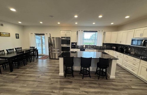 Fairview  Highland County House | Country Cornerstone Retreat Upstairs - Hot Tub, Sauna, Grill, Fire Pit, Massage