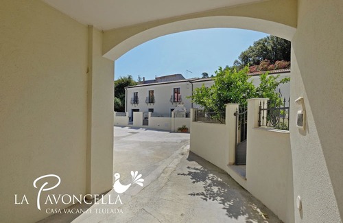 Teulada House | The Blue Lapwing at the Court