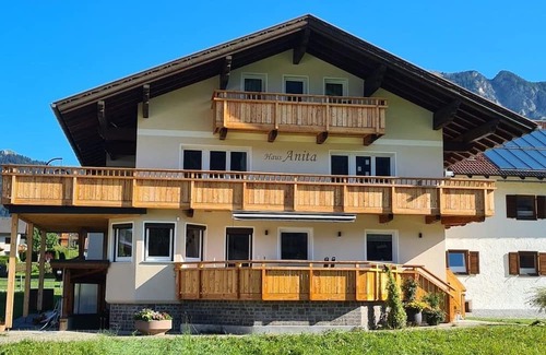 Graen Apartment | House Anita - Holiday apartment Alpenrose